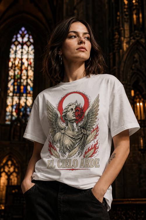 Camiseta El Cielo Arde - blanca normal mujer iglesia